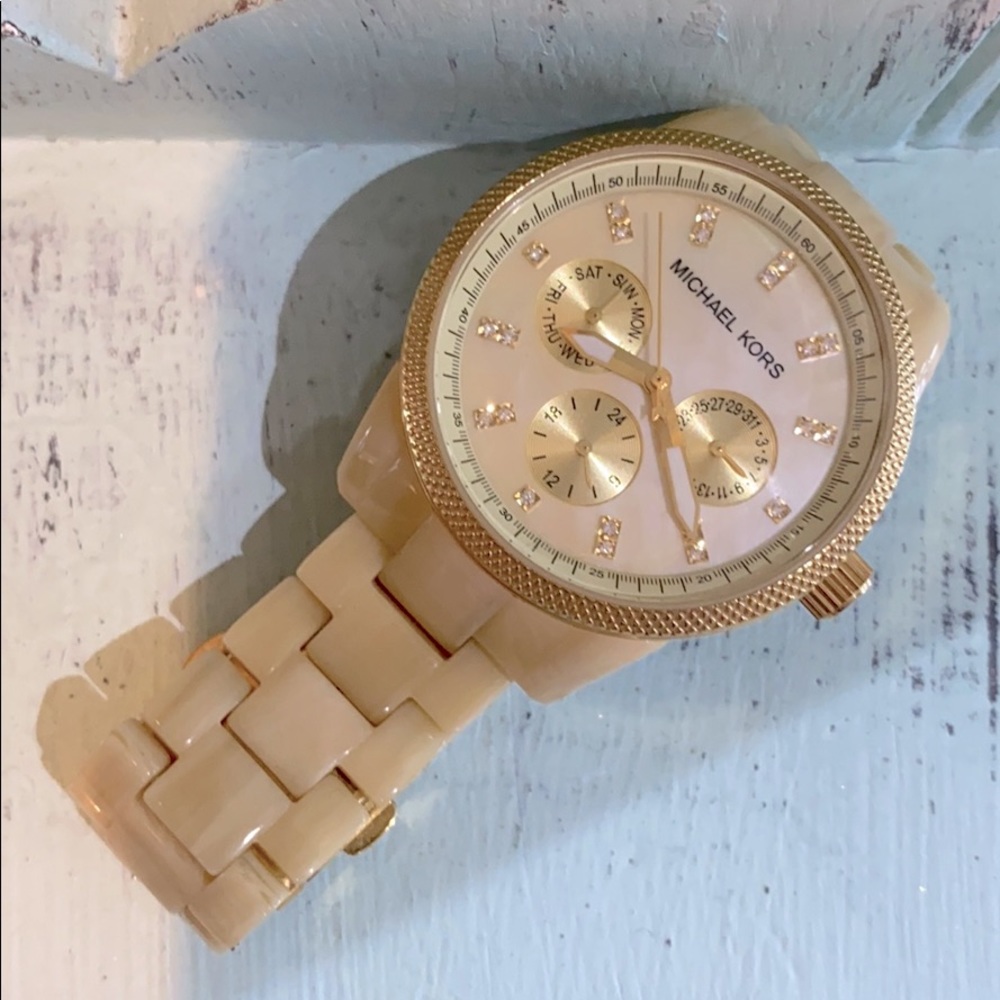 Michael Kors Horn watch * needs battery*